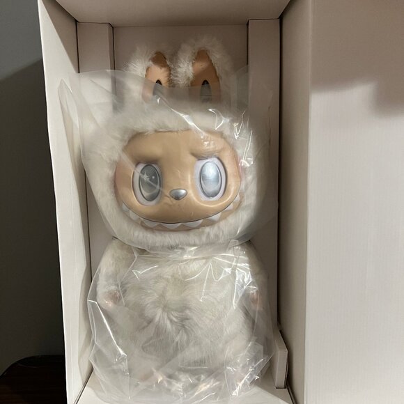 AUTHENTIC BRAND NEW ANGEL IN CLOUDS THE MONSTERS   VINYL FACE DOLL - Picture 1 of 2
